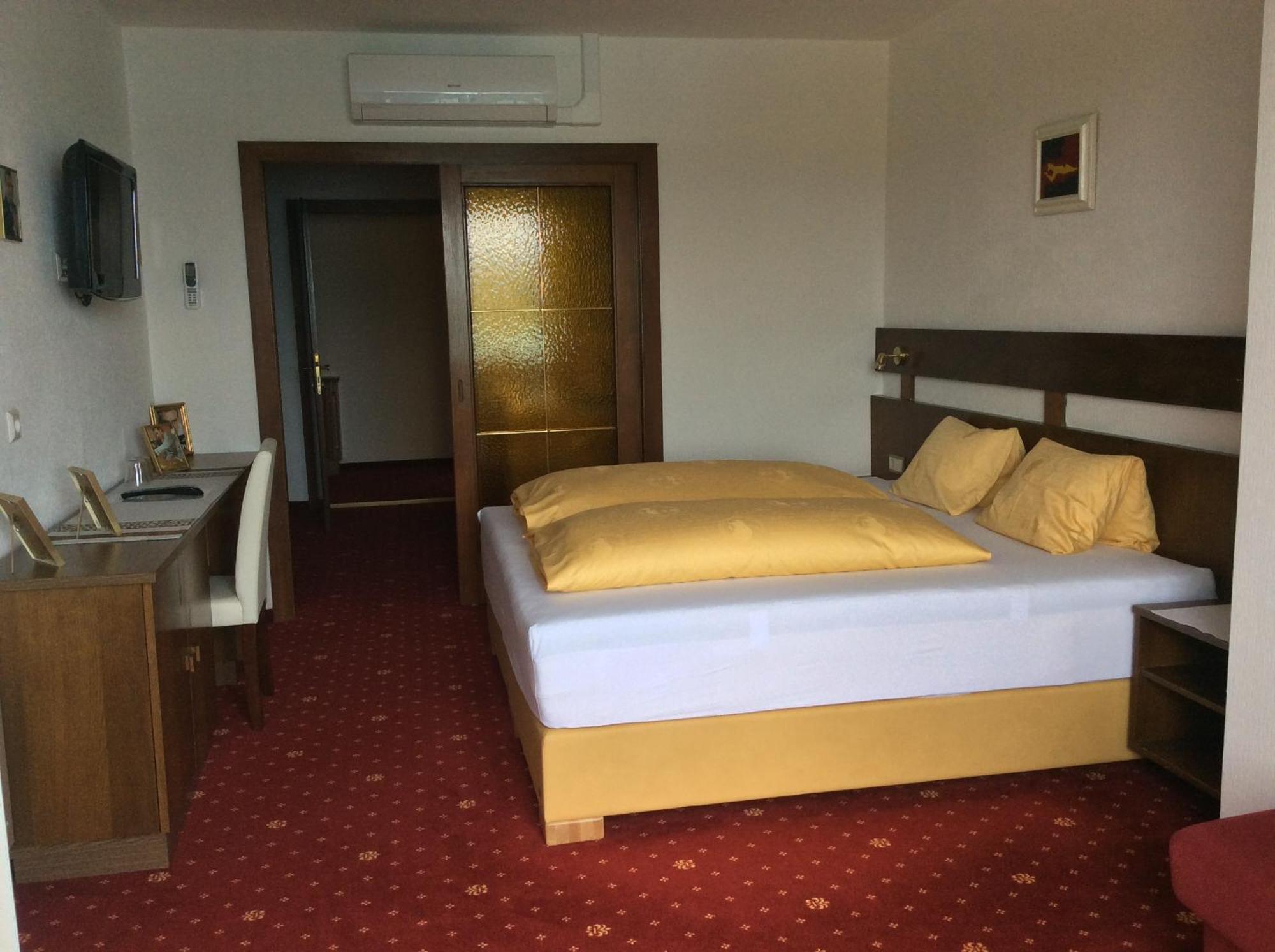 Villa Desiree - Hotel Garni - Adults Only Villach Exterior photo