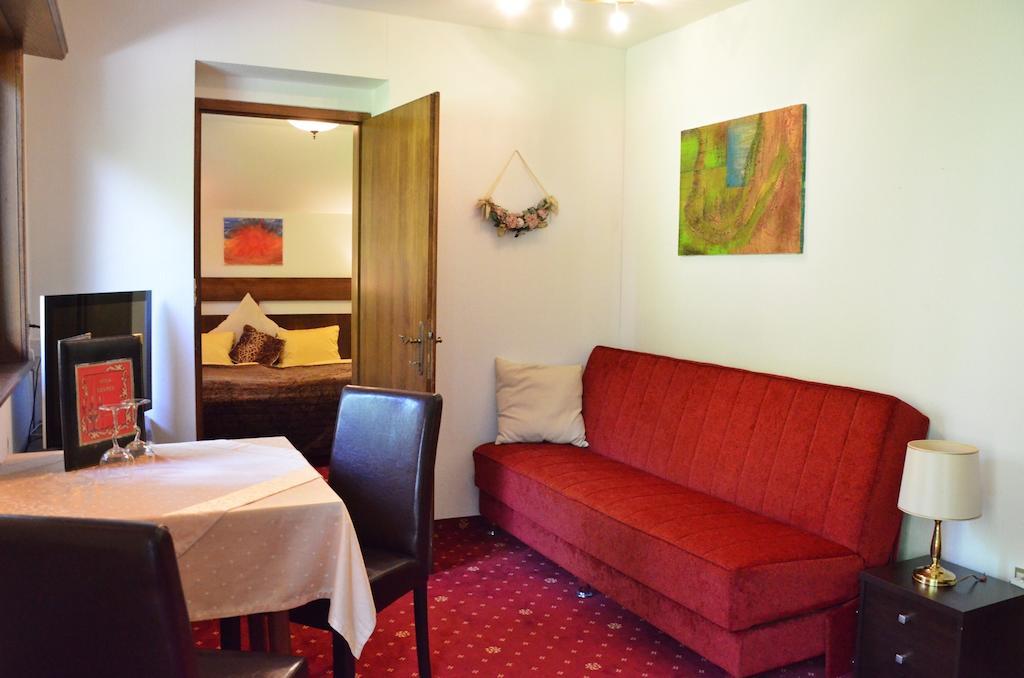 Villa Desiree - Hotel Garni - Adults Only Villach Room photo